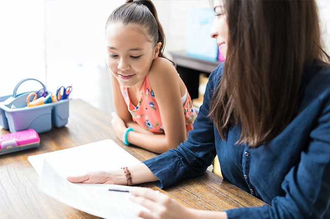 Alchemy tutor delivering one-on-one Perth tutoring lesson